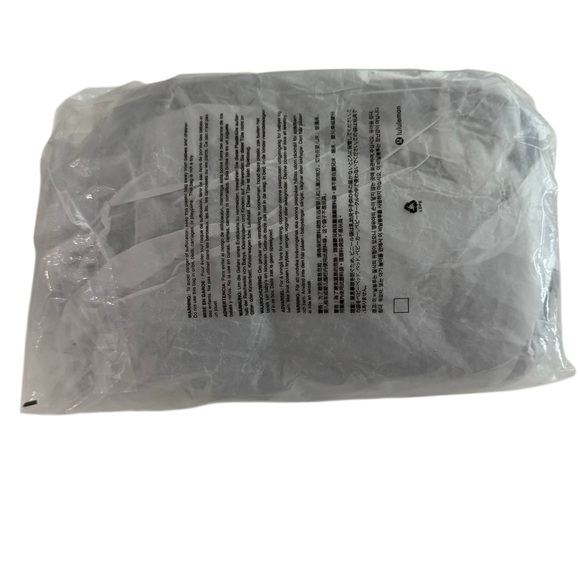 Lululemon Everywhere Belt Bag 1L Studded Black - Picture 15 of 16